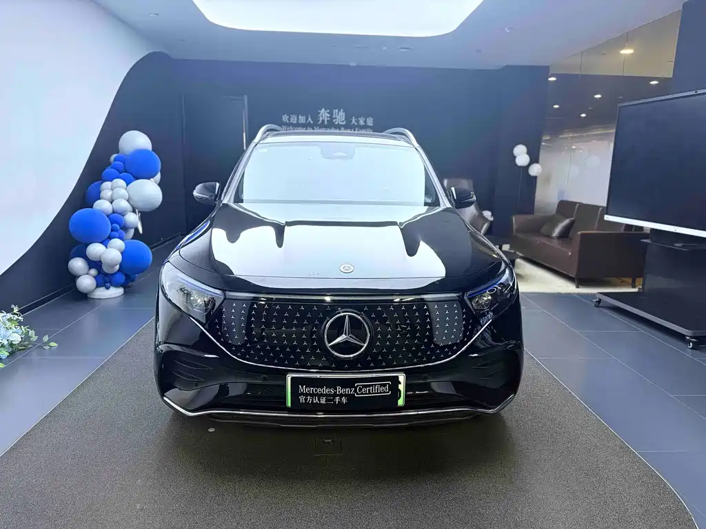 Mercedes-Benz EQB 2025
