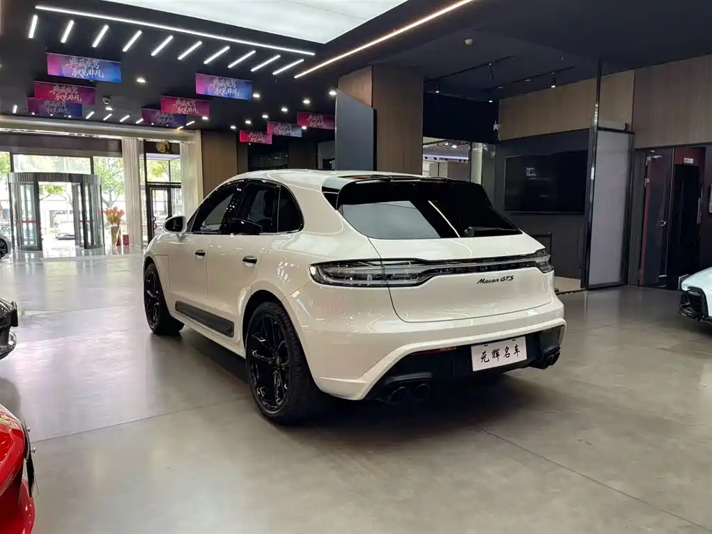 Porsche Macan 2023 — фото 20