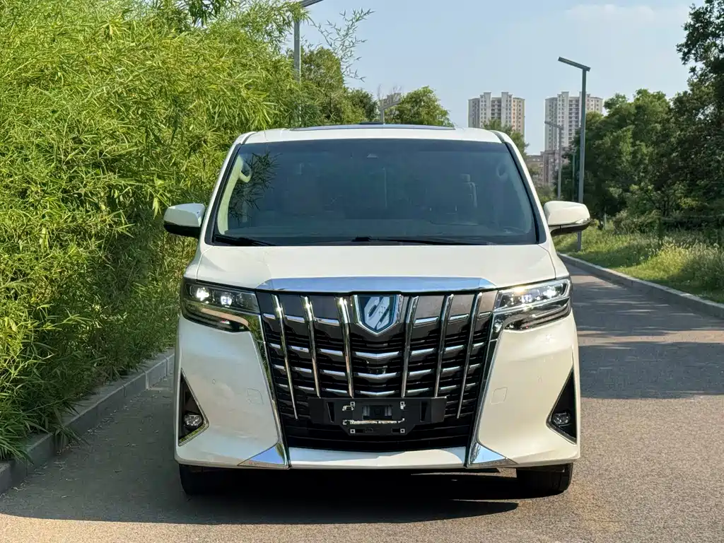 Toyota Alphard 2022