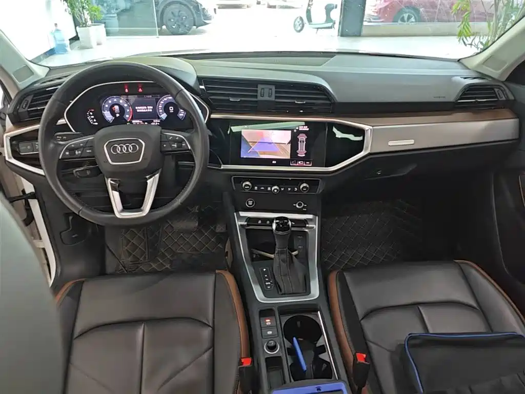 Audi Q3 2021 — фото 10