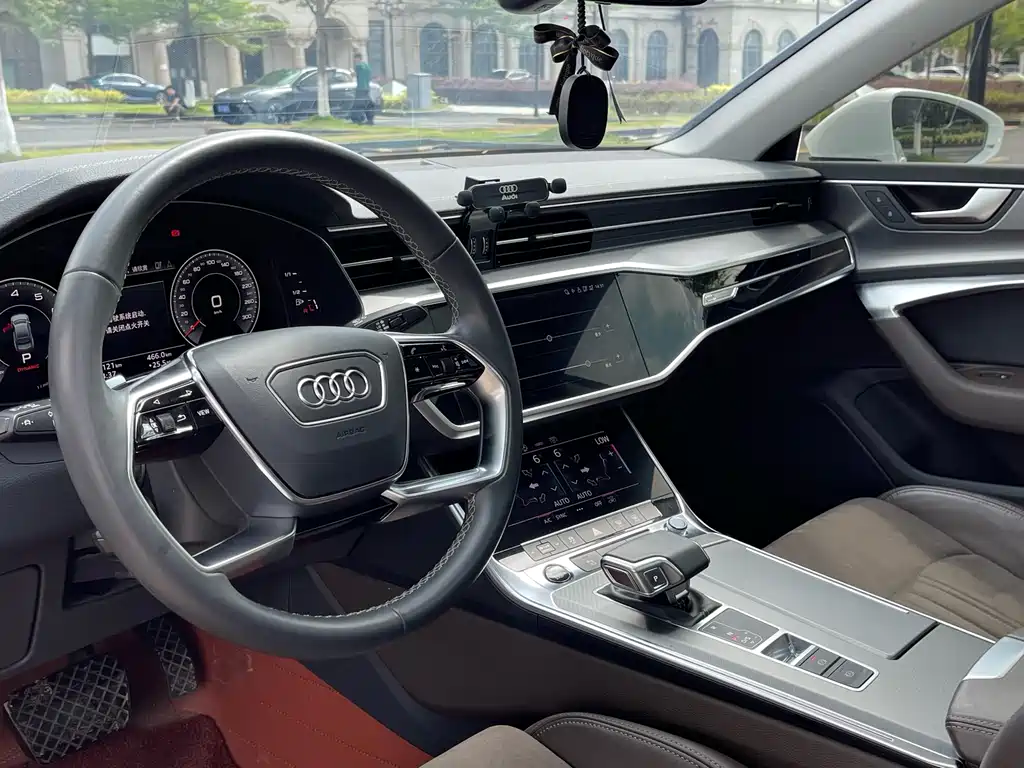 Audi A7L 2023 — фото 22