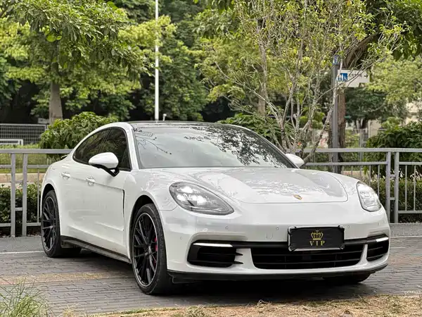 Porsche Panamera 2018