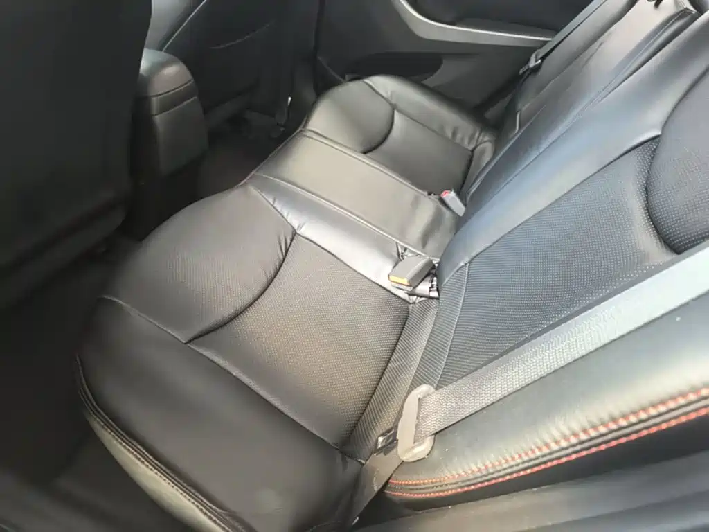 Hyundai Elantra Langdong 2015 — фото 17
