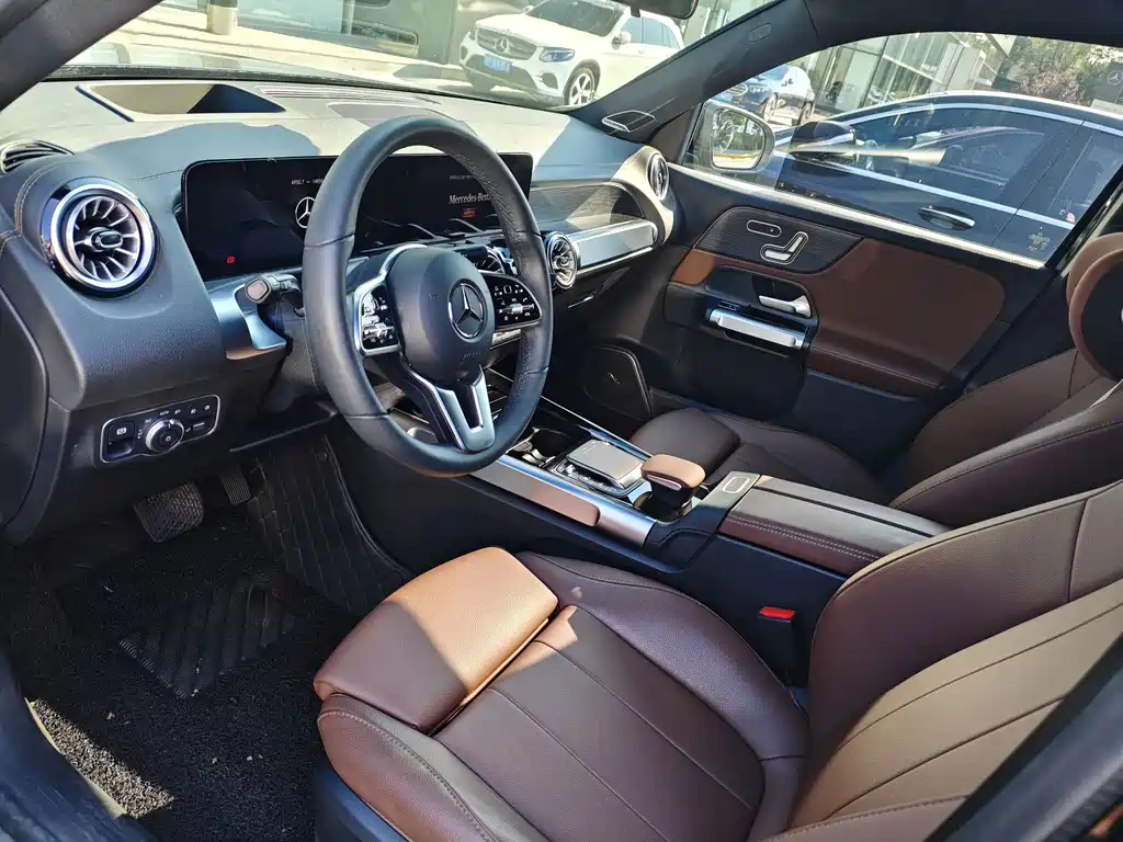 Mercedes-Benz GLB 2023