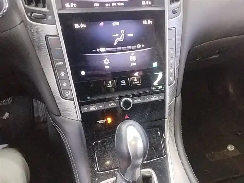 Infiniti Q50L 2017 — фото 13