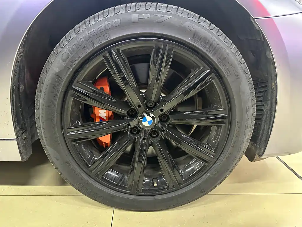 BMW 5 Series 2018 — фото 17