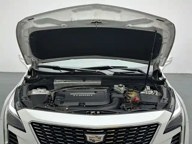 Cadillac XT4 2019 — фото 18