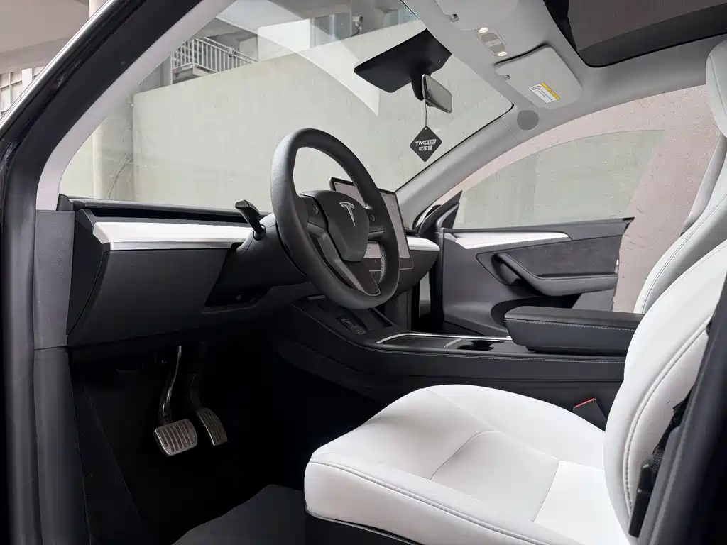 Tesla Model Y 2023 — фото 16