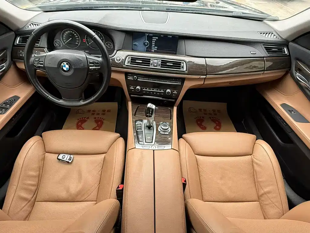 BMW 7 Series 2013 — фото 2