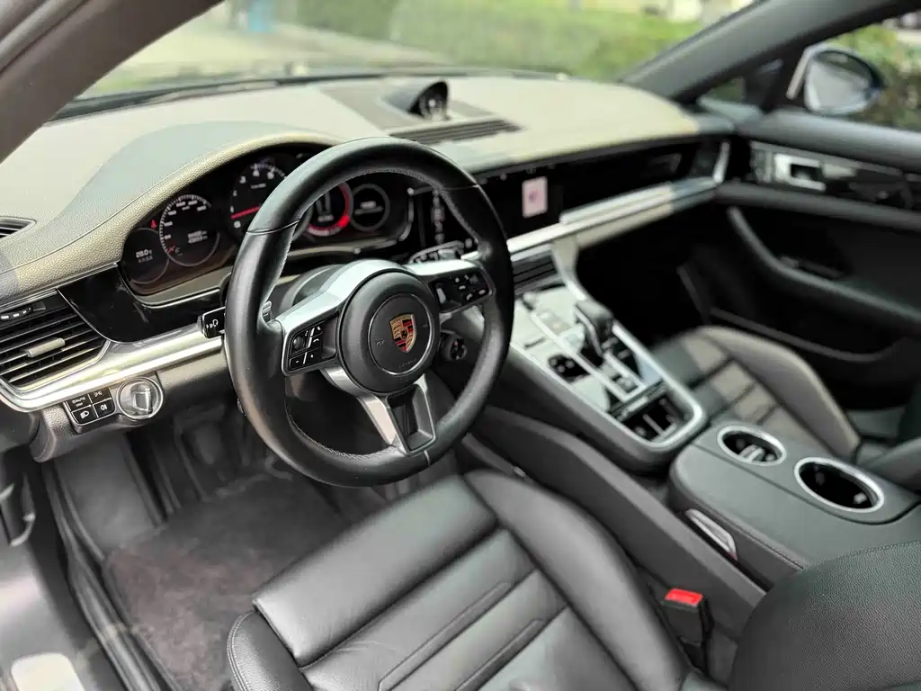 Porsche Panamera 2018 — фото 11