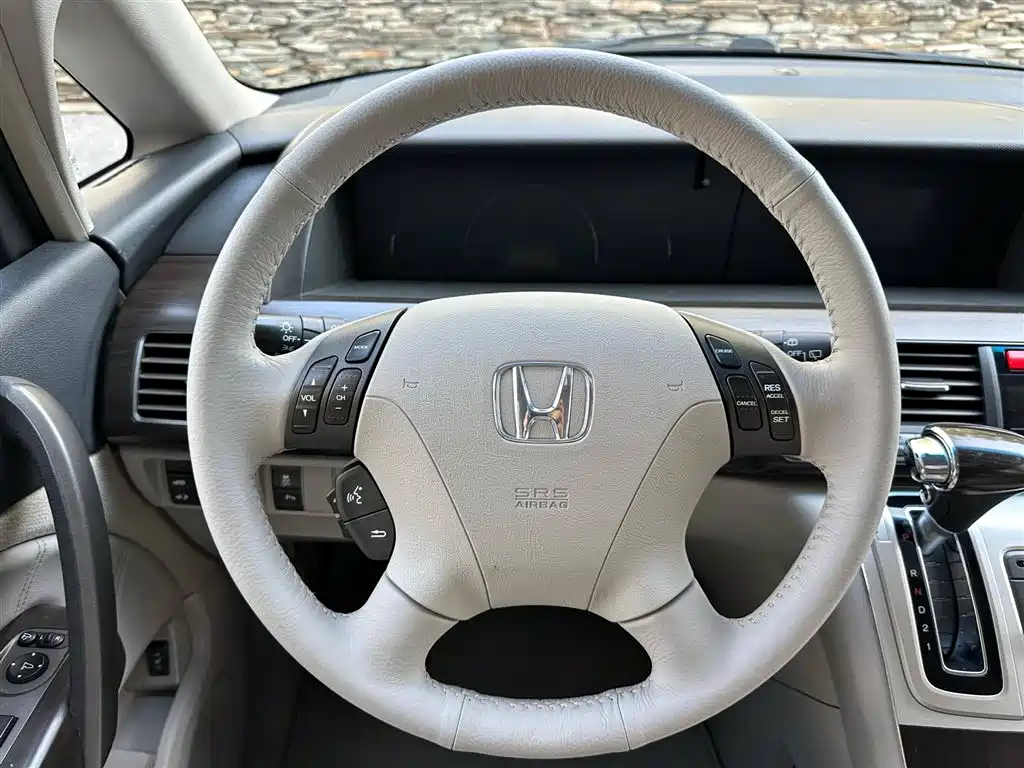 Honda Elysion 2014 — фото 12