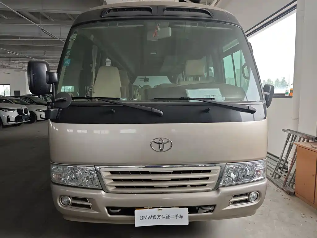 Toyota Coaster 2012