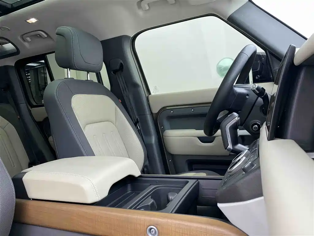Land Rover Defender 2022 — фото 18