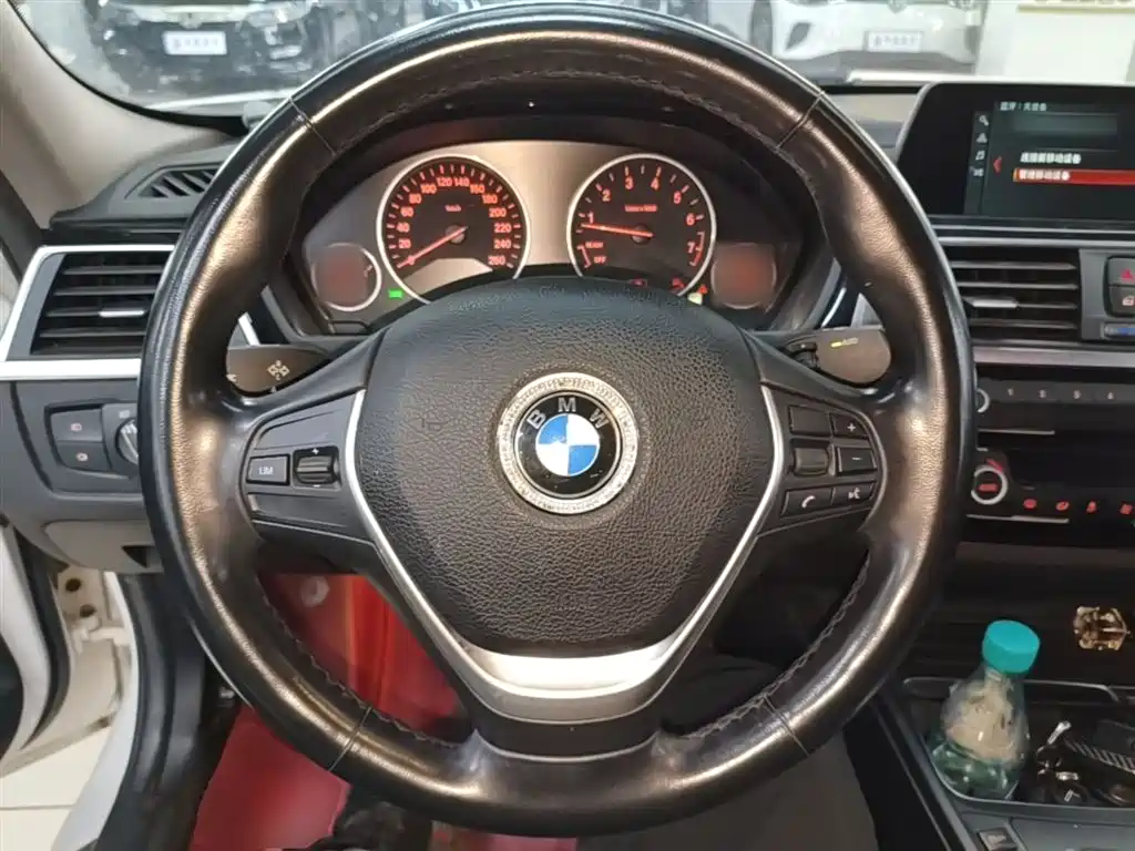 BMW 3 Series 2017 — фото 11