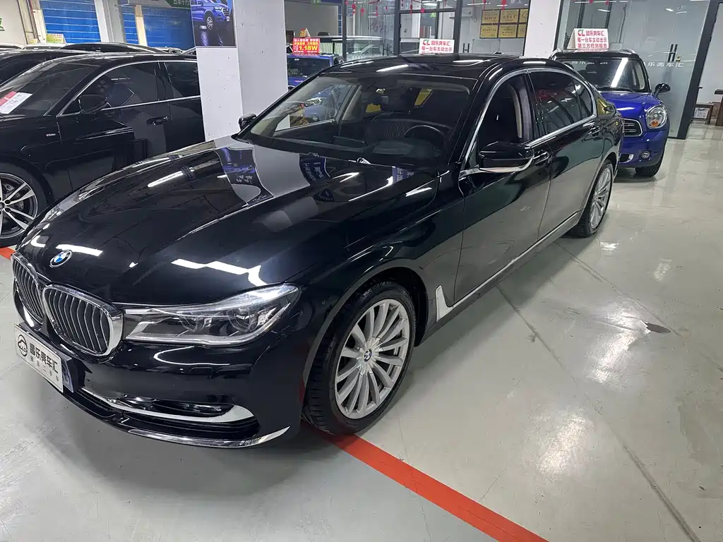 BMW 7 Series 2017 — фото 14