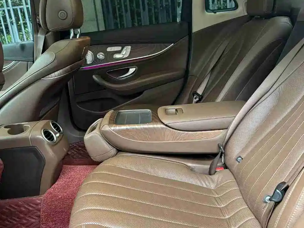 Mercedes-Benz E-Class 2020 — фото 10