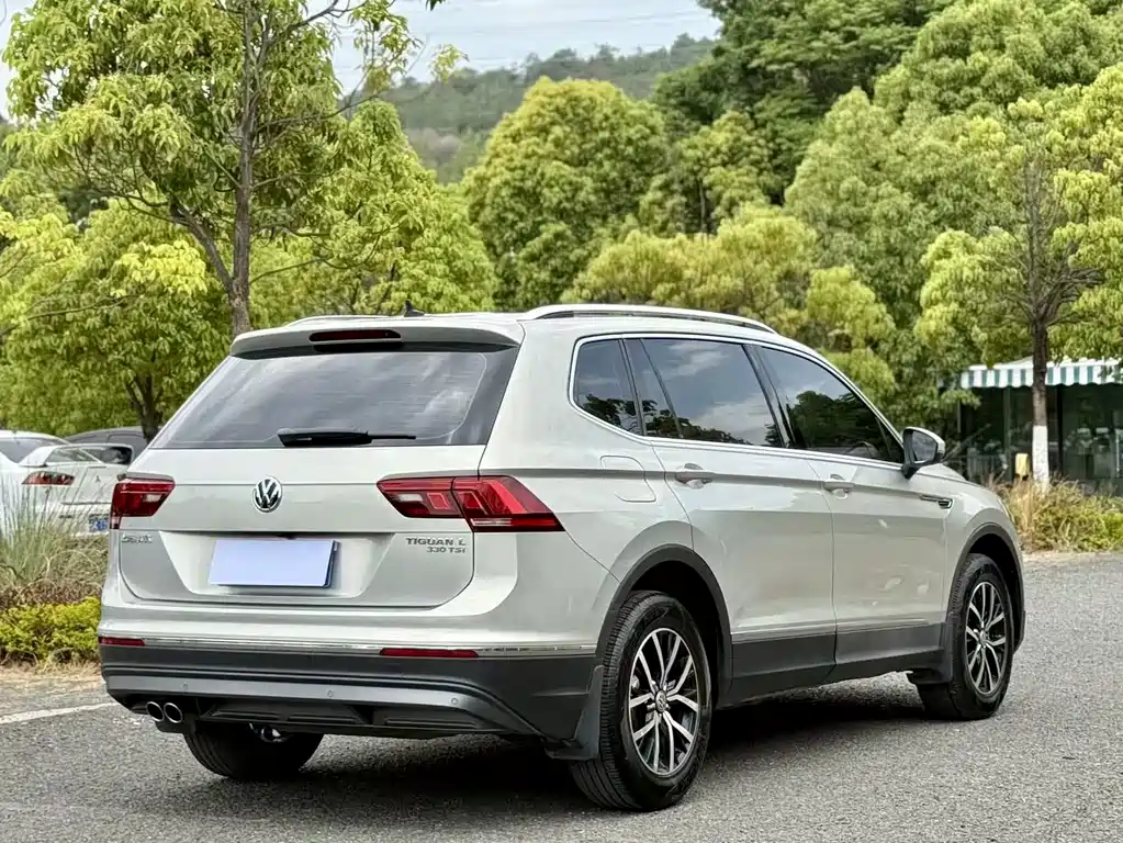 Volkswagen Tiguan L 2018 — фото 9