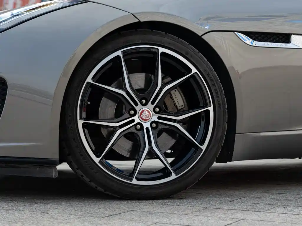 Jaguar F-TYPE 2018 — фото 8