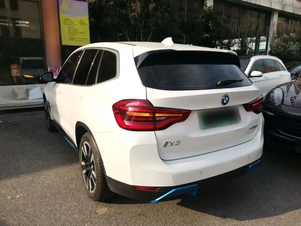 BMW iX3 2021