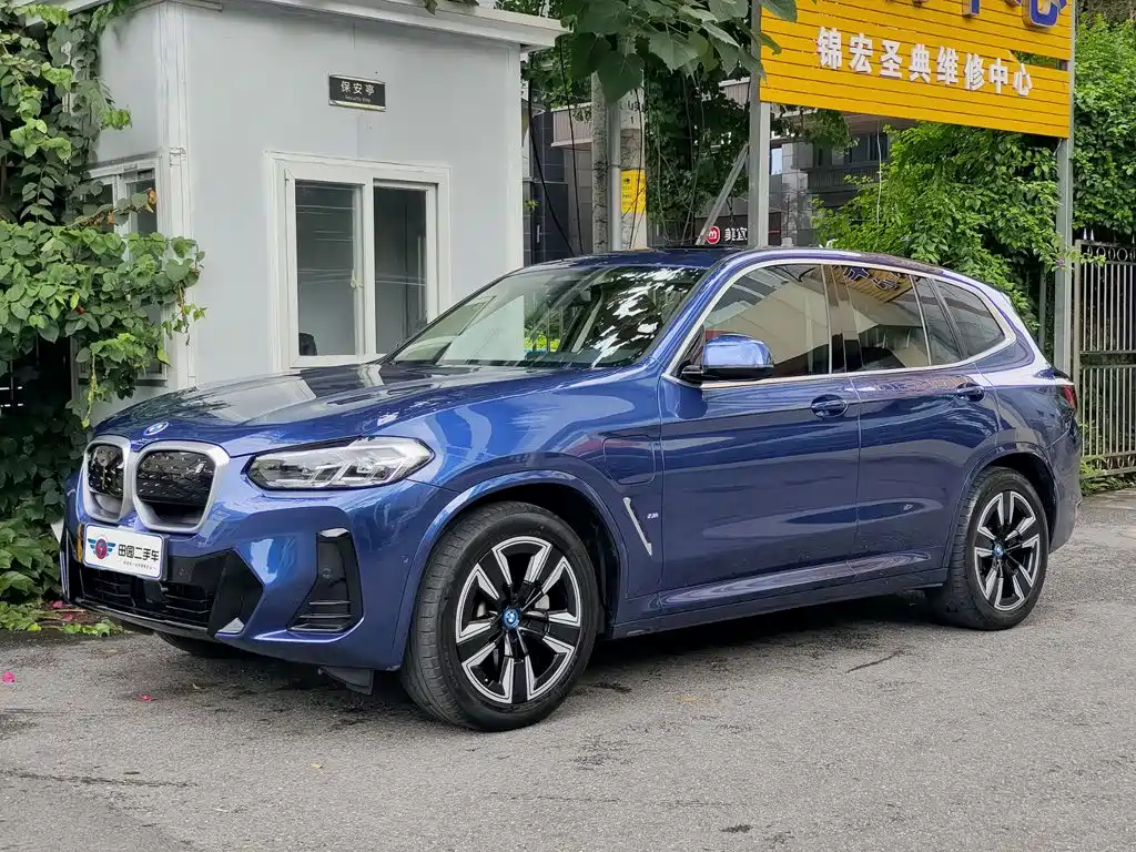 BMW iX3 2022 — фото 1