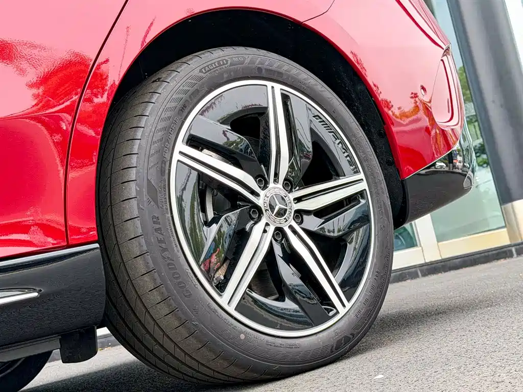 Mercedes-Benz CLA EV 2025 — фото 4