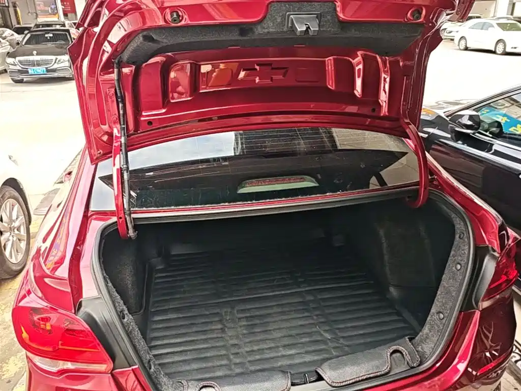 Chevrolet Cavalier 2017 — фото 19