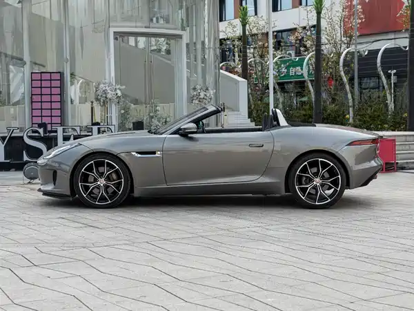 Jaguar F-TYPE 2018