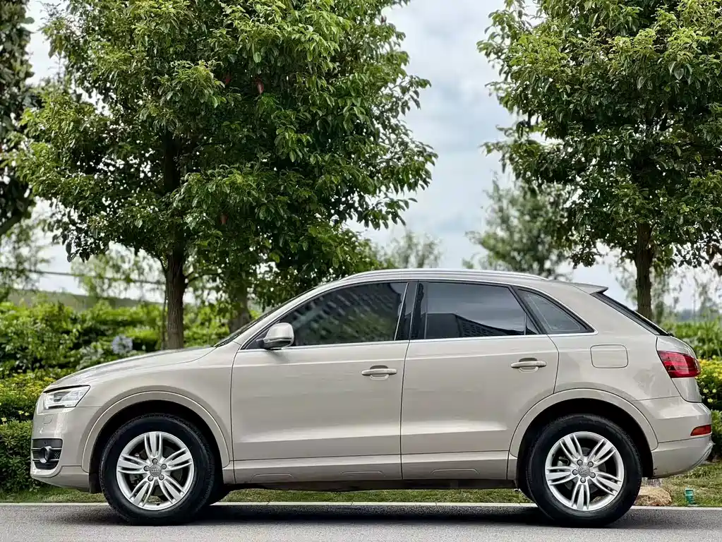 Audi Q3 2015 — фото 8