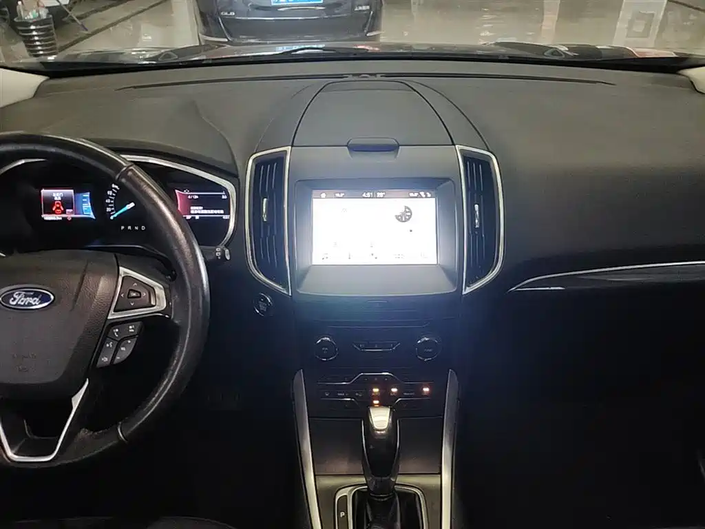 Ford Edge 2016 — фото 13