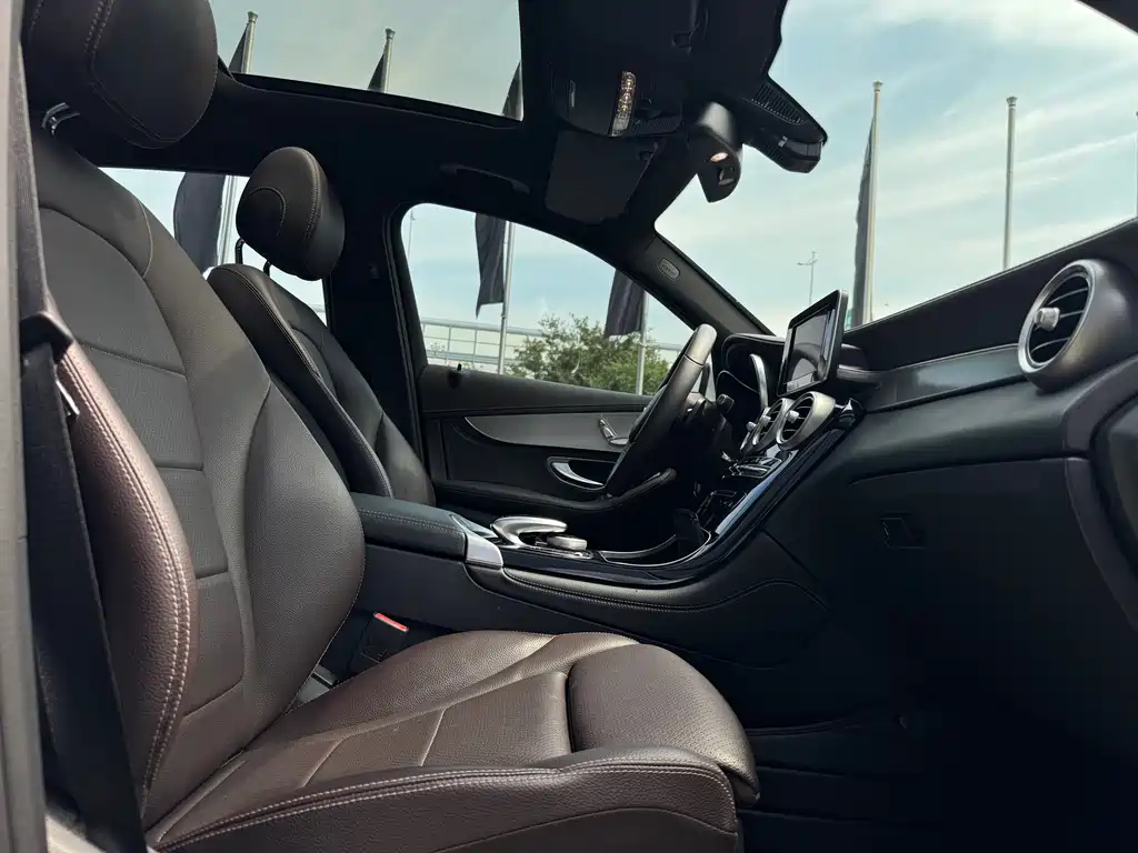 Mercedes-Benz GLC 2018 — фото 15