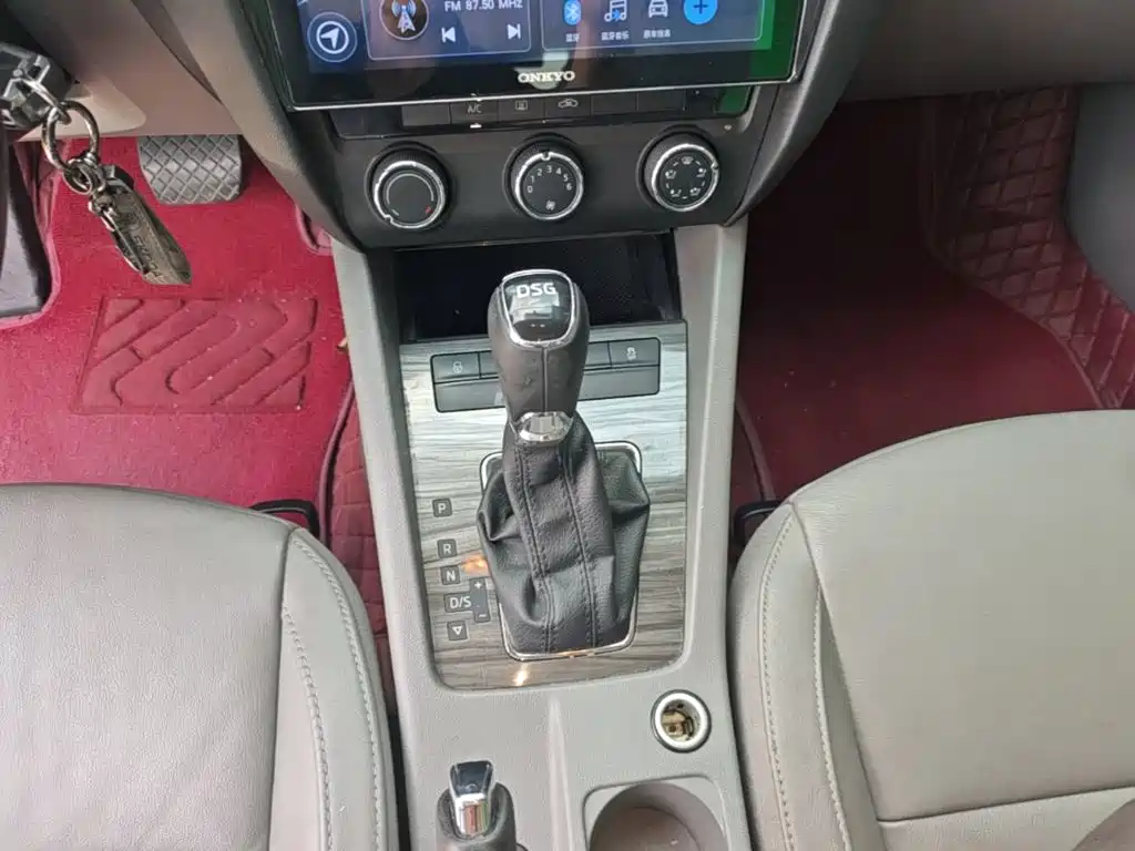 Skoda Octavia 2015 — фото 14