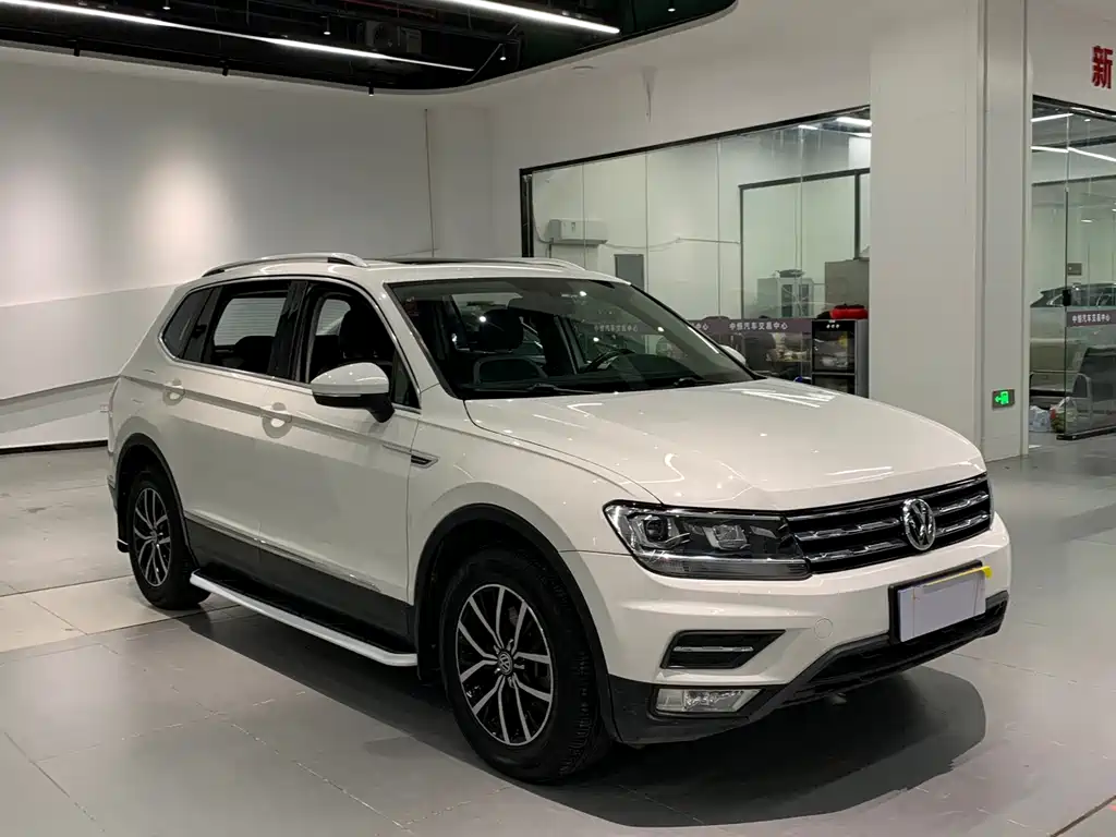 Volkswagen Tiguan L 2017 — фото 3
