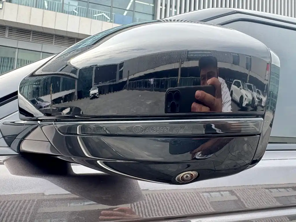 Land Rover Velar 2023