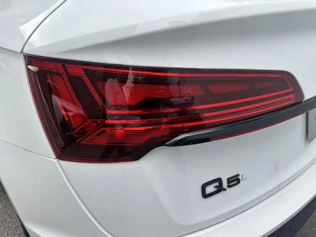 Audi Q5L Sportback 2022 — фото 22