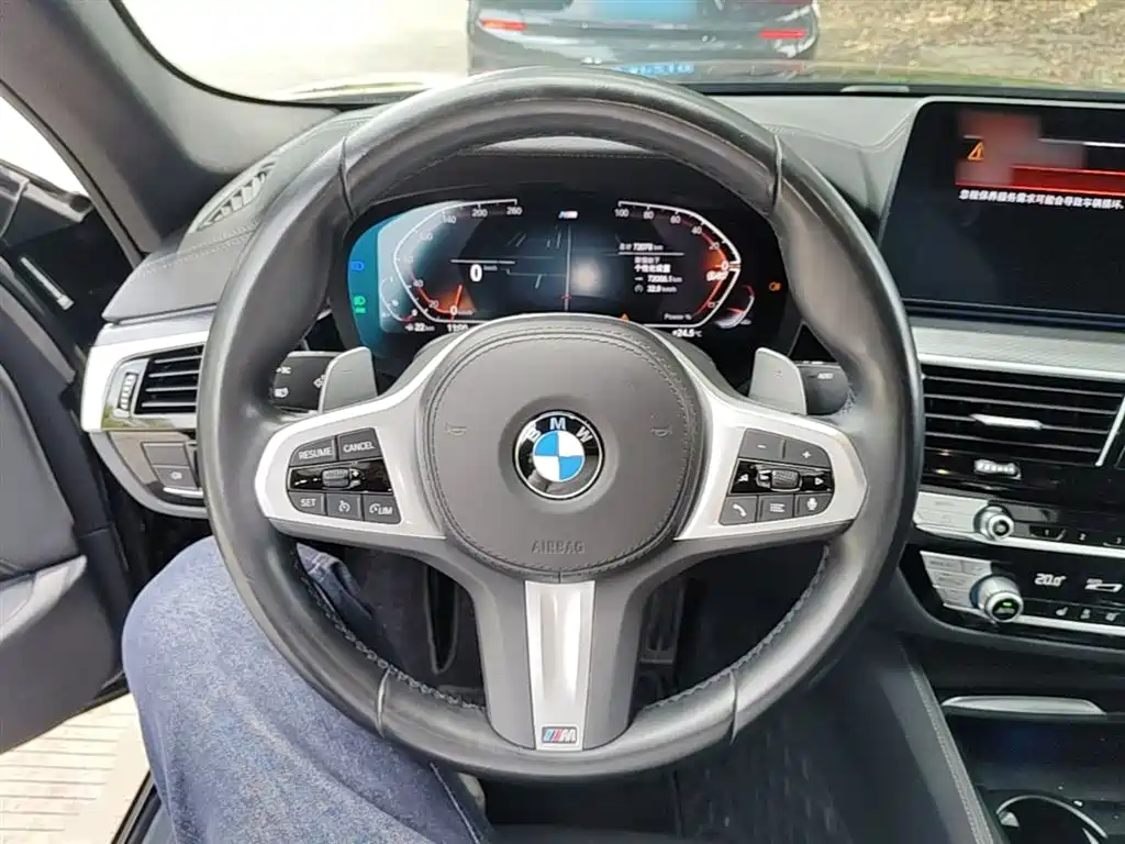 BMW 5 Series 2023 — фото 11