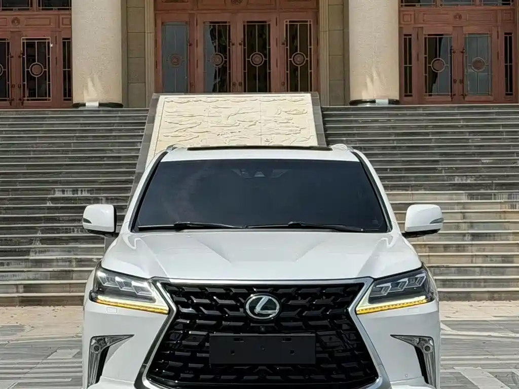 Lexus LX 2016