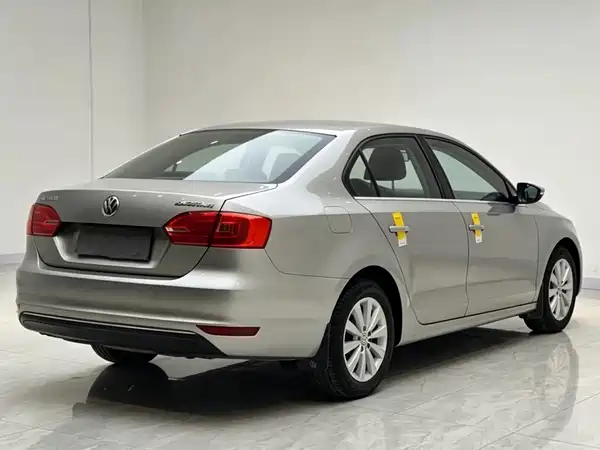 Volkswagen Sagitar 2014