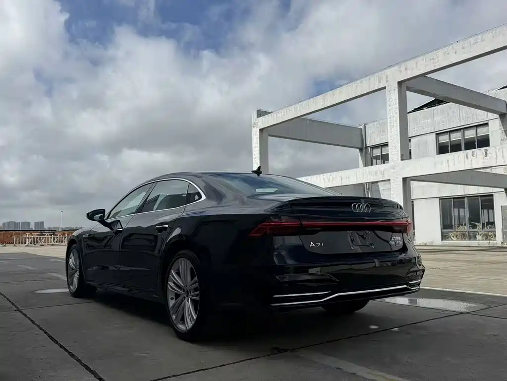 Audi A7L 2025 — фото 7