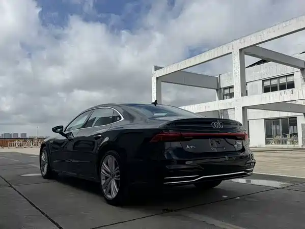 Audi A7L 2025