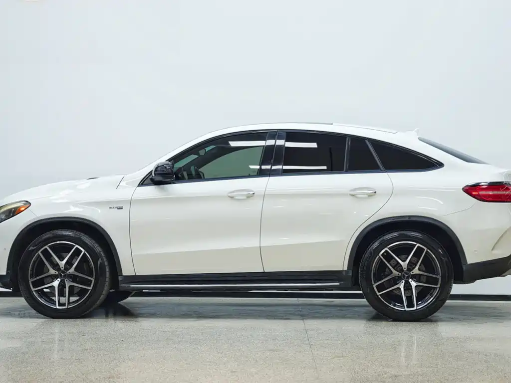 Mercedes-Benz GLE Coupe AMG 2017 — фото 4