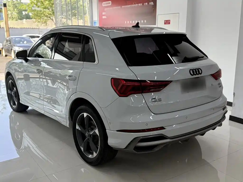 Audi Q3 2021 — фото 10