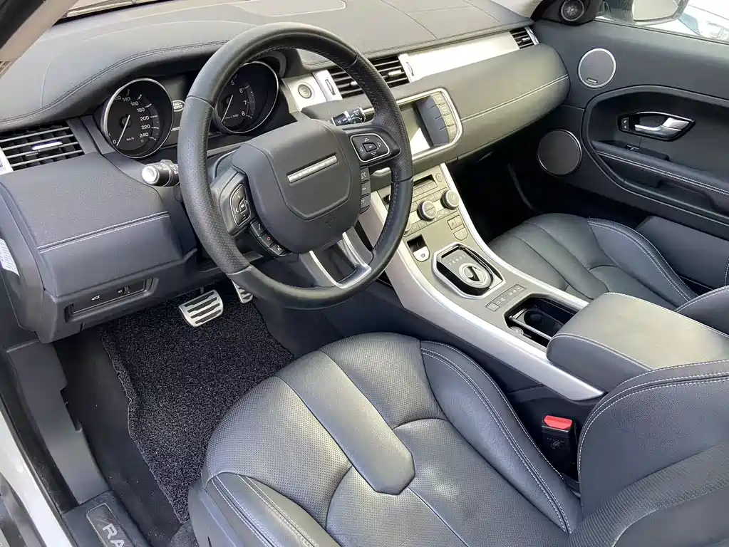 Land Rover Evoque 2015 — фото 11