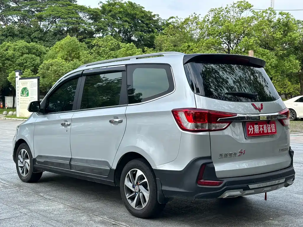 Wuling Hongguang 2016 — фото 8