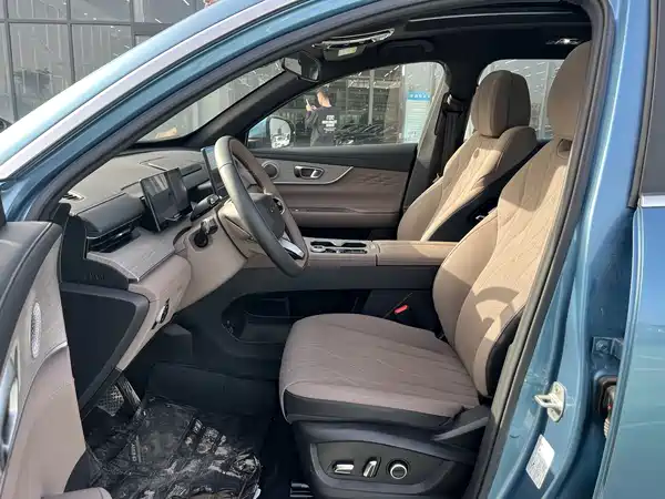 Chery Tiggo 8 PLUS C-DM 2025