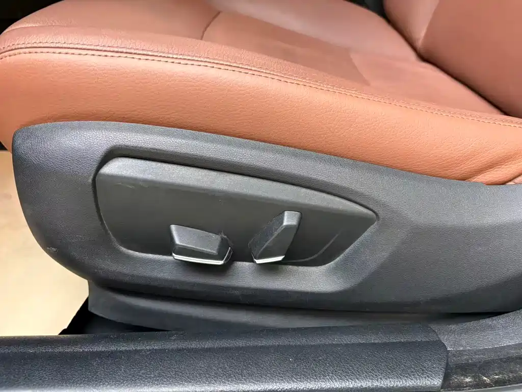 BMW 5 Series 2014 — фото 15
