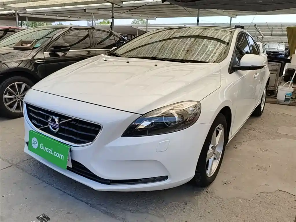 Volvo V40 2016 — фото 2