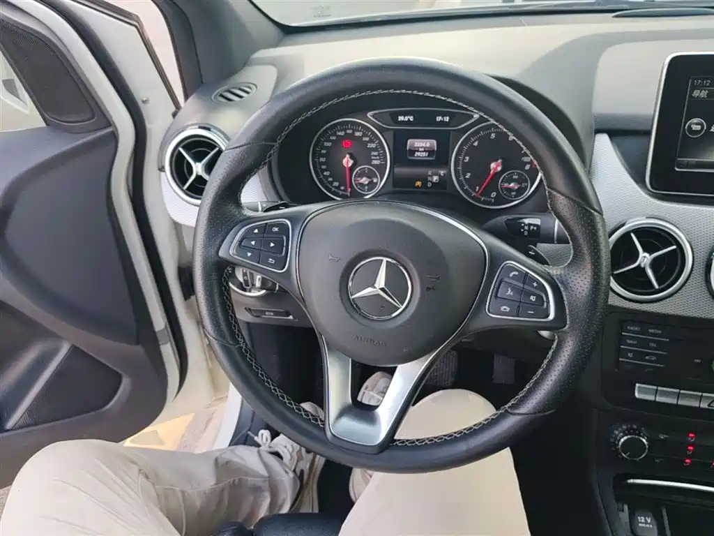 Mercedes-Benz B-Class 2017 — фото 11