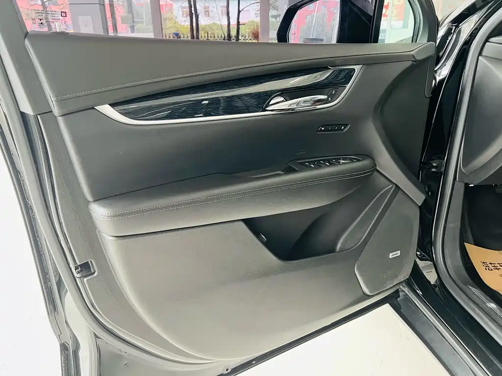 Cadillac XT5 2019 — фото 17