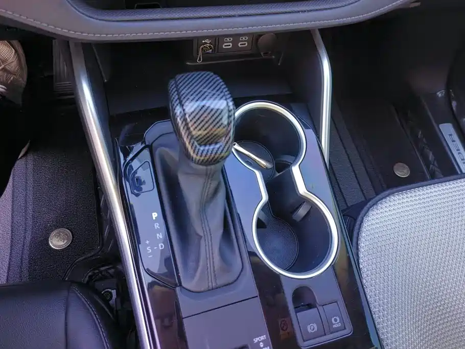 Toyota Highlander 2023 — фото 16