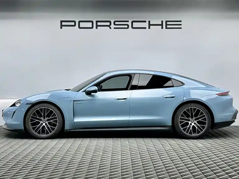 Porsche Taycan 2024 — фото 4